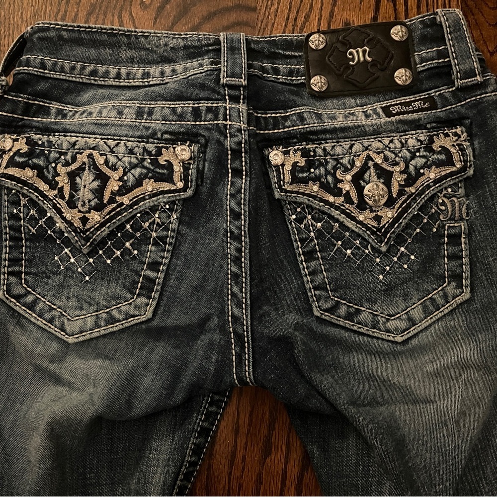 Miss Me Bootcut/Flare Distressed Jeans with Embellished Pockets - Picture 4 of 4